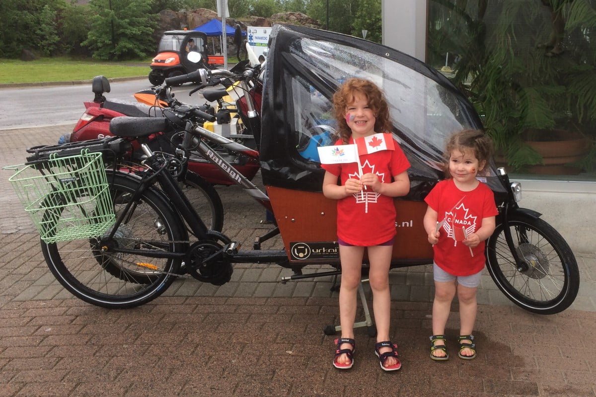 Read more about the article Bakfiet bicycle as family minivan